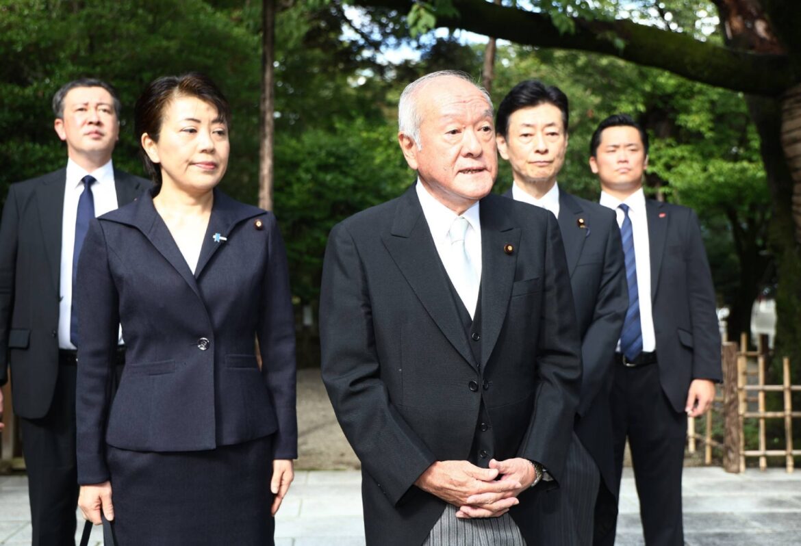 Defense minister visits war-linked Yasukuni Shrine as Takaichi stays away Defense minister visits war-linked Yasukuni Shrine as Takaichi stays away