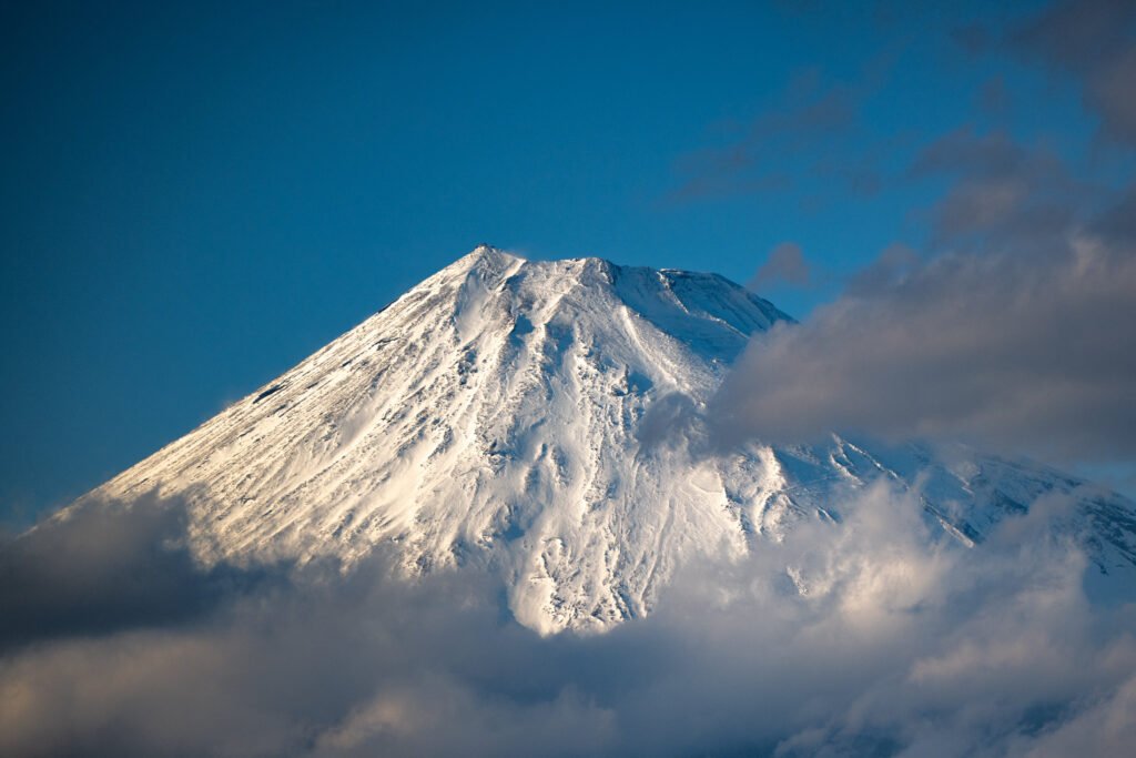 Police Warn of Neglect After Father Abandons Son on Mount Fuji | Ratopati Police Warn of Neglect After Father Abandons Son on Mount Fuji