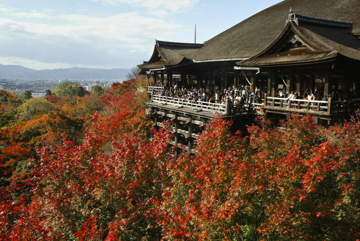 Kyoto Fall Foliage 2026: Canal Cruise Booking Opens Aug. 25 With a Flexible Leaf Plan KYOTO, JAPAN