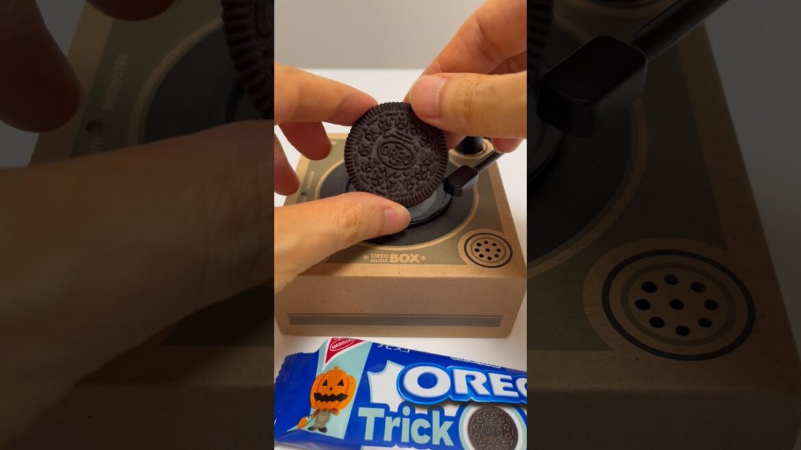 Halloween Oreo Jack-o'-lantern with Oreo Music Box Japanese edition #shorts