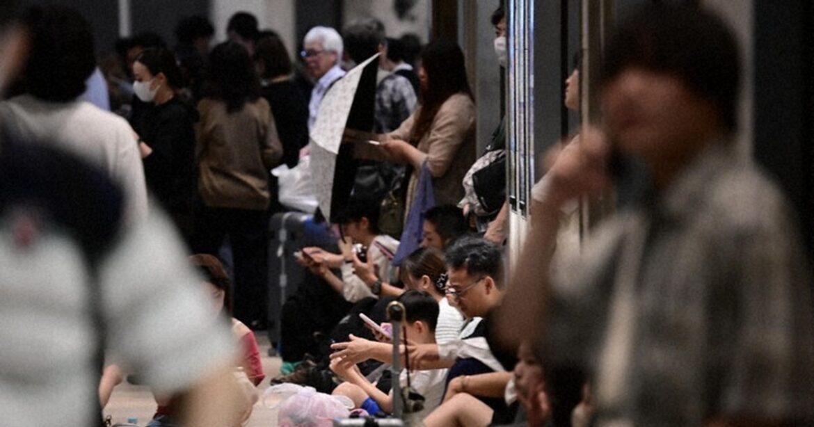Japan disaster experts warn people not to travel unnecessarily during heavy rain Japan disaster experts warn people not to travel unnecessarily during heavy rain