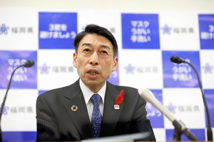 Seitaro Hattori, Governor of Fukuoka Prefecture, announced the first confirmed case of the Omicron variant in Fukuoka Prefecture and the Kyushu region on December 25, 2021. Photo by Asahi Shimbun