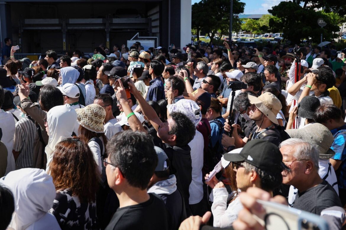 Voters head to polls in key Okinawa gubernatorial race