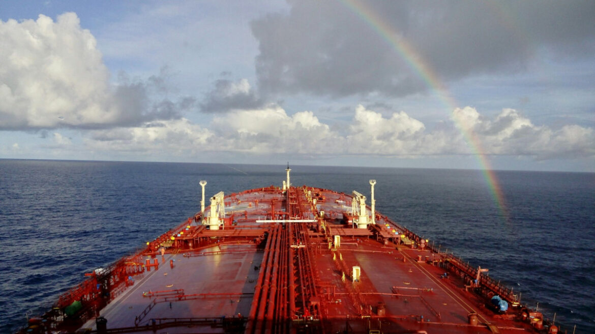 Japan to Compensate Oil Importers for High Shipping Costs