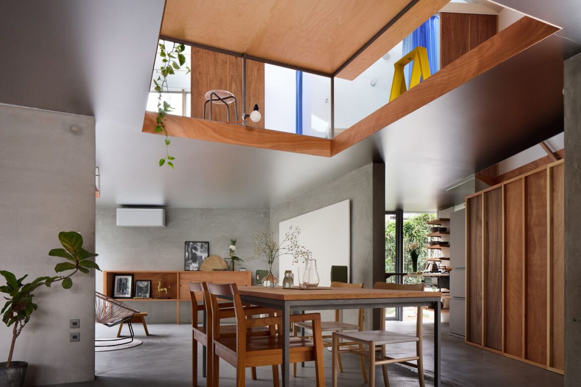 A Ceiling Cutout Above the Dining Area in This Kyoto Home Doubles as a Desk A Ceiling Cutout Above the Dining Area in This Kyoto Home Doubles as a Desk